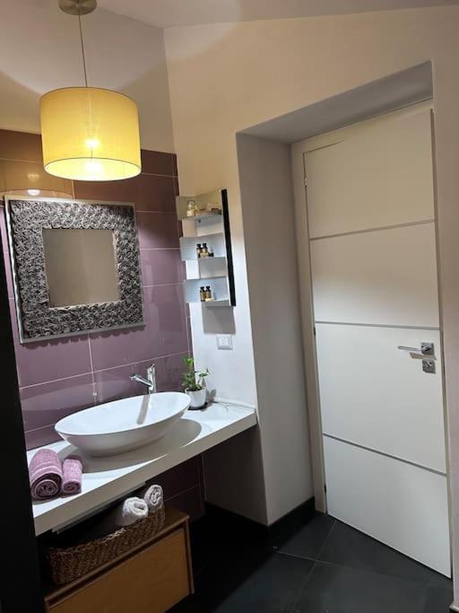 Elegante Appartamento Privato In Palazzo Storico Del XVIII - Pieno Centro Nicosia Εξωτερικό φωτογραφία